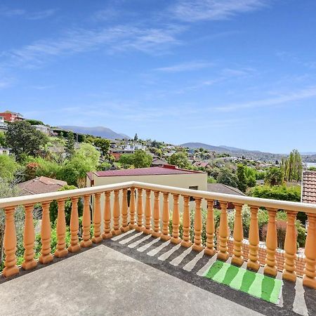 Vintage Cuddle Guest House Hobart Bagian luar foto